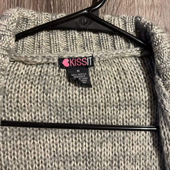 Kiss It Cardigan - Picture 2 of 2
